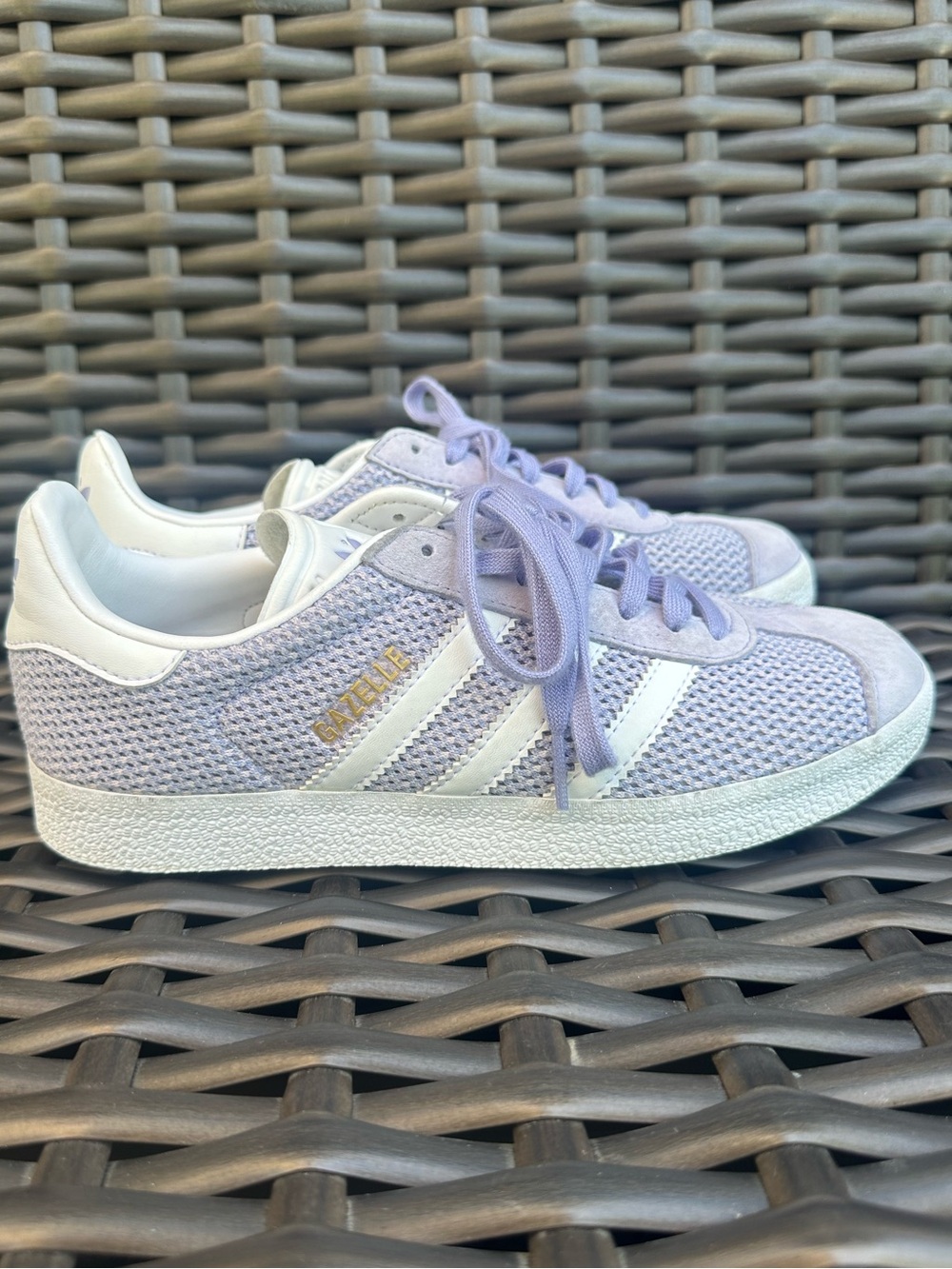 adidas Women’s‎ size 7.5 Gazelle Sneakers - Lavender & White Summer